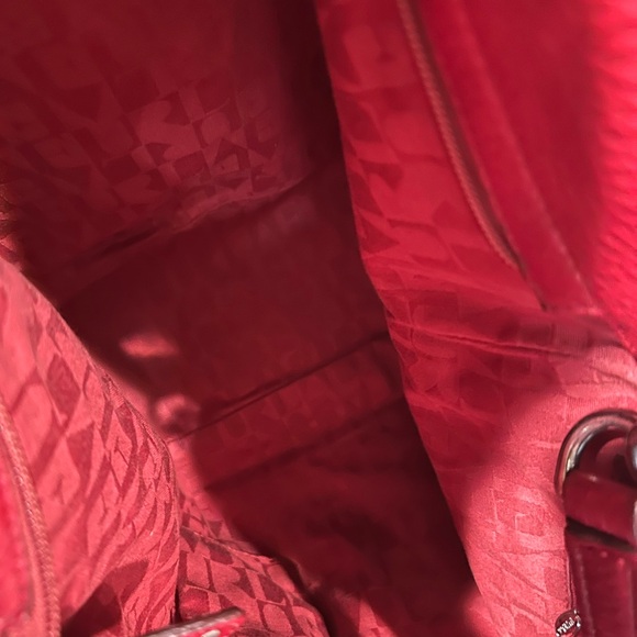 Furla large crossbody/shoulder bag in red pebble leather. In EUC. - Picture 6 of 6